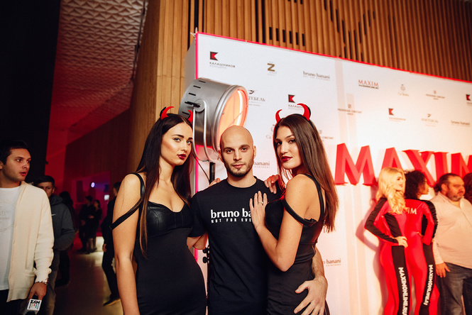 Журнал MAXIM дал торжественный старт голосованию «100 самых сексуальных женщин страны» на вечеринке в Lexus Dome Журнал MAXIM дал торжественный старт голосованию «100 самых сексуальных женщин страны» на вечеринке в Lexus Dome