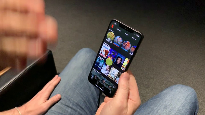Netflix предлагает управлять приложением для iOS при помощи глаз и языка Netflix предлагает управлять приложением для iOS при помощи глаз и языка