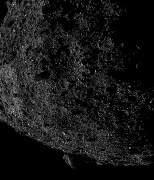 Космический корабль NASA с рекордно близкого расстояния снял астероид Бенну (огромное фото)