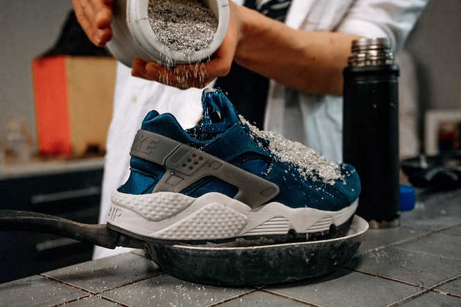 Nike Huarache vs. стружка магния Nike Huarache vs. стружка магния