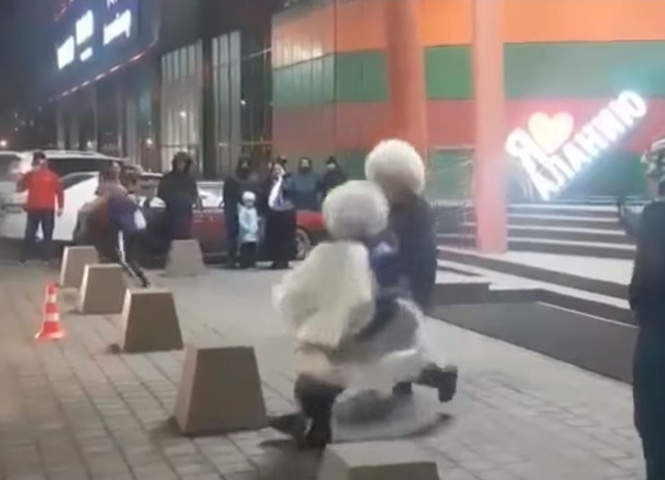 Самое неловкое похищение невесты в этом брачном сезоне (видео из Владикавказа) Самое неловкое похищение невесты в этом брачном сезоне (видео из Владикавказа)