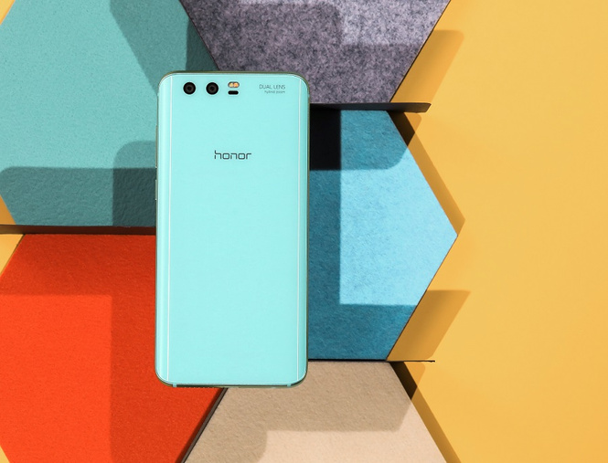 В ожидании весны: ярко-голубой Honor 9 Premium В ожидании весны: ярко-голубой Honor 9 Premium