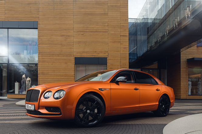 Cамый быстрый четырехдверный Bentley в истории — Flying Spur W12 S Cамый быстрый четырехдверный Bentley в истории — Flying Spur W12 S