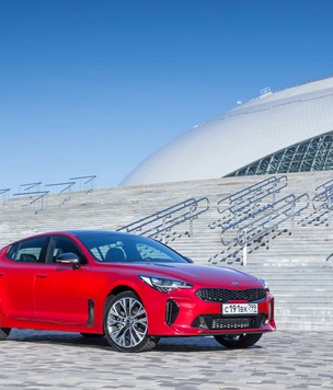 Атомный кореец: чем хорош, а чем и не очень Kia Stinger