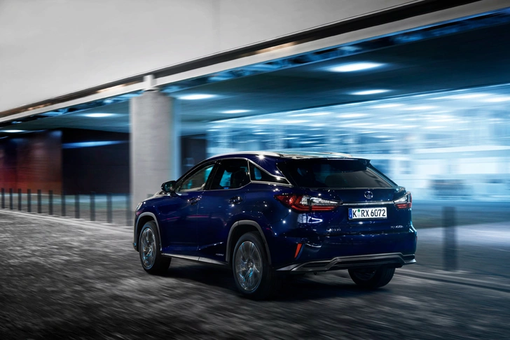 Lexus RX450h: очевидно невероятное