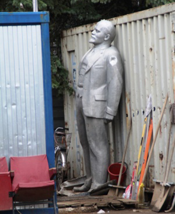 Фото №14 - Самые дурацкие памятники Ленину