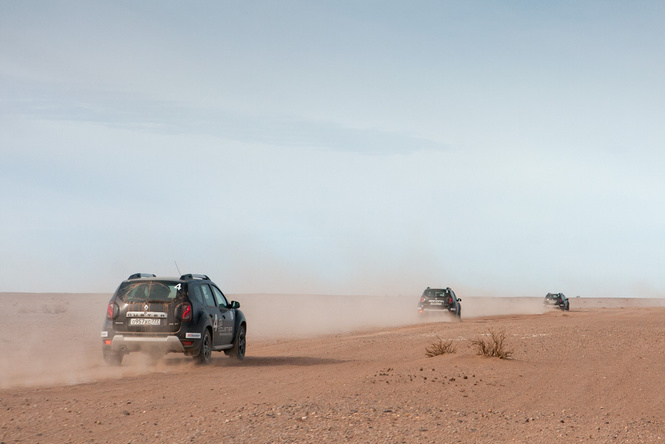 Renault Duster: до Сахары подбросишь? Renault Duster: до Сахары подбросишь?