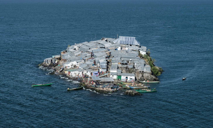Фото №1 - Жизнь на самом густонаселенном острове в мире (галерея)