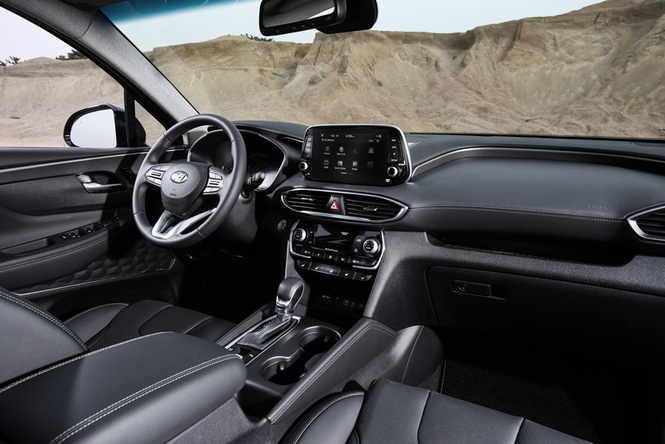 А вот и Hyundai Santa Fe четвертого поколения! А вот и Hyundai Santa Fe четвертого поколения!