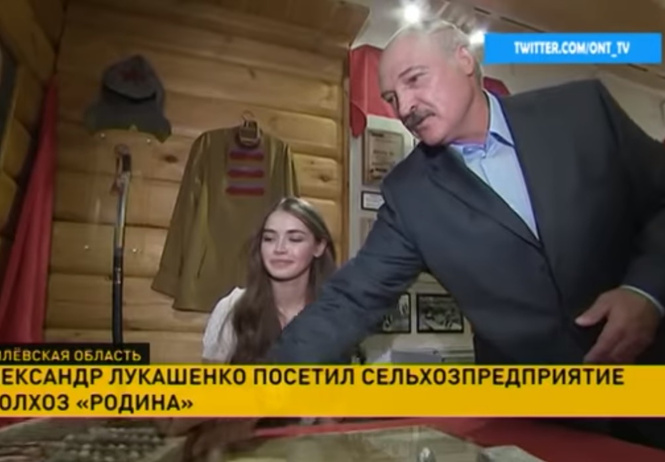 Лукашенко «совершенно случайно» встретил в музее «Мисс Беларусь» и предложил ей возглавить колхоз!