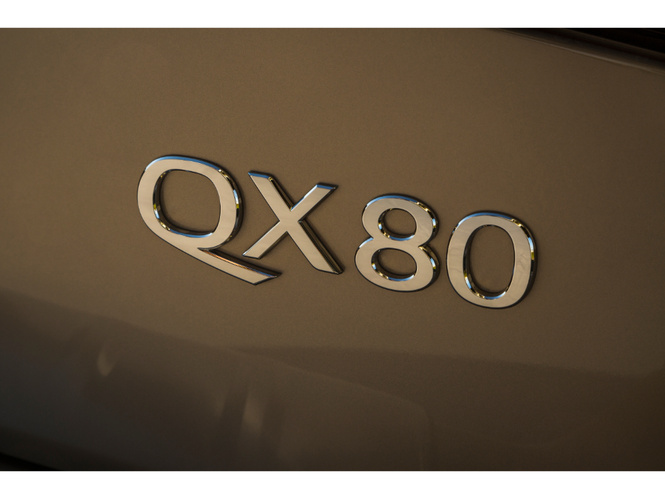 Infiniti QX80: добавки не надо Infiniti QX80: добавки не надо