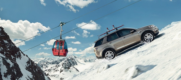 Фото №1 - Land Rover представил лыжную коллекцию