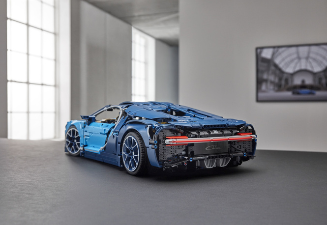 LEGO сделали Bugatti Chiron! Из кубиков, разумеется, не настоящую, это же LEGO LEGO сделали Bugatti Chiron! Из кубиков, разумеется, не настоящую, это же LEGO