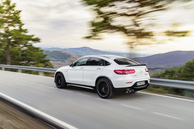 Mercedes-AMG представила самые быстрые кроссоверы в мире Mercedes-AMG представила самые быстрые кроссоверы в мире