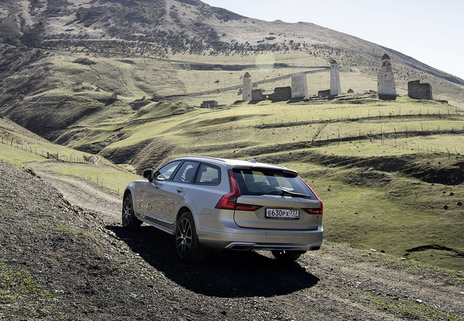 Volvo V90 Cross Country: универсалы наносят ответный удар Volvo V90 Cross Country: универсалы наносят ответный удар