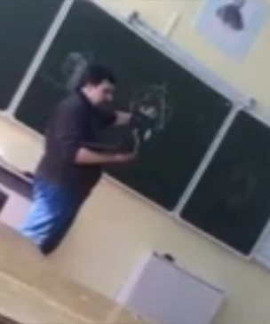 На Урале сельского учителя уволили после «вызова Ктулху» на уроке