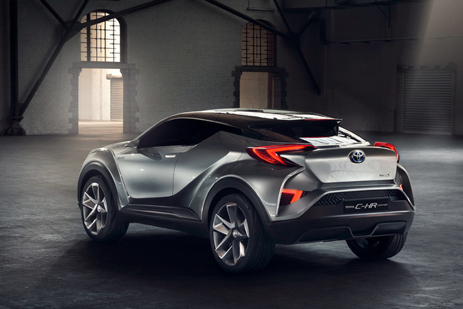 Toyota C-HR: дизайн рулит Toyota C-HR: дизайн рулит