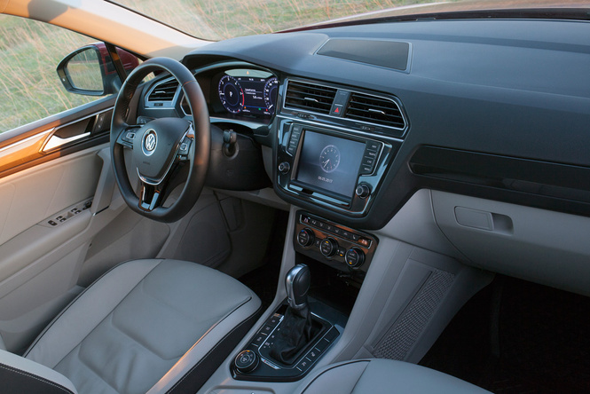 Съездить на дачу или установить мировой рекорд? Отвечает Volkswagen Tiguan Съездить на дачу или установить мировой рекорд? Отвечает Volkswagen Tiguan