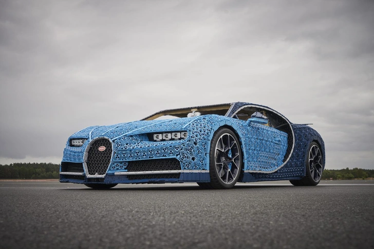 Миллион деталей и десять месяцев: как собирали Bugatti Chiron из кубиков Lego