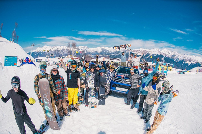 Toyota, горы, мотофристайл и игральные кости: как прошел New Star Camp 2017 Toyota, горы, мотофристайл и игральные кости: как прошел New Star Camp 2017