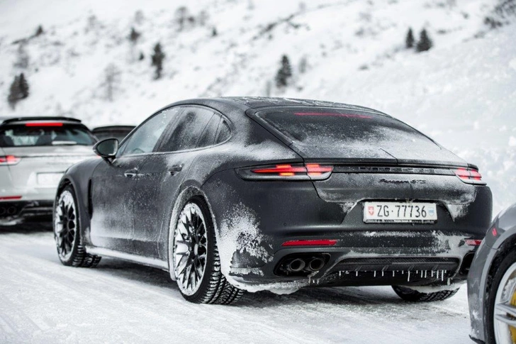 Porsche Panamera GTS: в спортивной форме