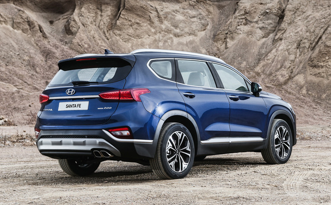 А вот и Hyundai Santa Fe четвертого поколения! А вот и Hyundai Santa Fe четвертого поколения!