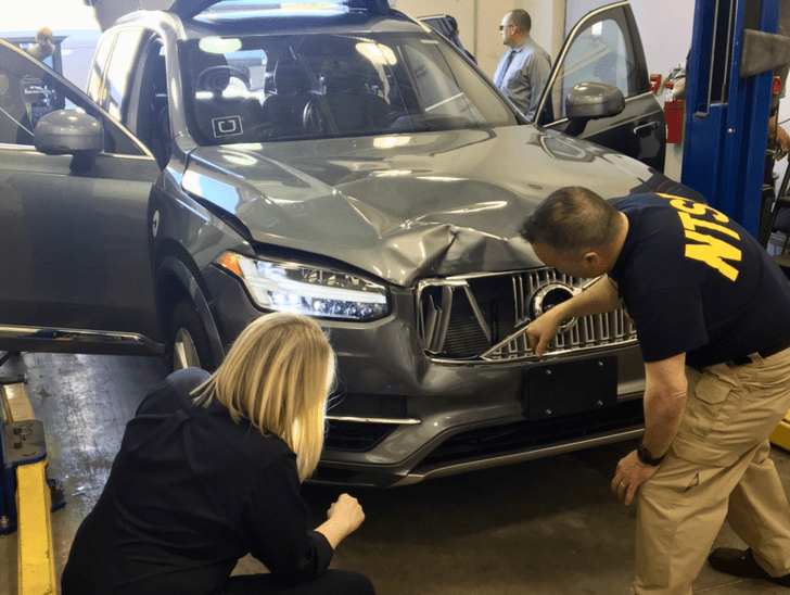 Автомобиль на автопилоте Uber впервые сбил пешехода насмерть