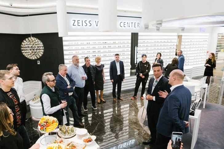 В ZEISS VISION CENTER в Москве устроили торжественное открытие | maximonline.ru