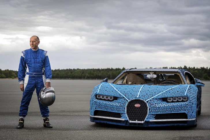 Миллион деталей и десять месяцев: как собирали Bugatti Chiron из кубиков Lego