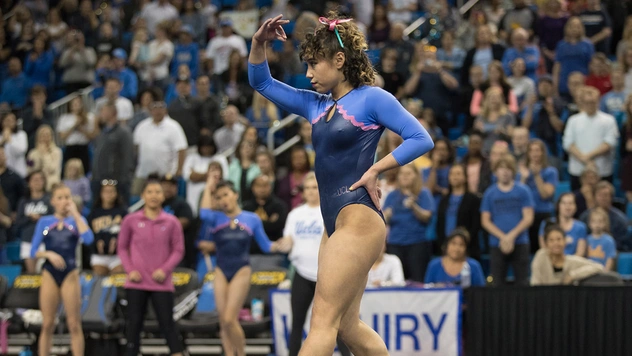 Американская гимнастка набрала максимально возможный балл за своё выступление, но и это называют недостаточным (видео)