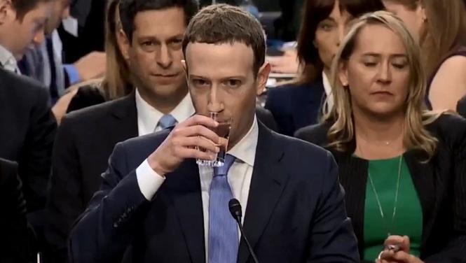 Facebook случайно сменил настройки приватности для 14 млн пользователей. Проверь, не посадят ли тебя теперь Facebook случайно сменил настройки приватности для 14 млн пользователей. Проверь, не посадят ли тебя теперь