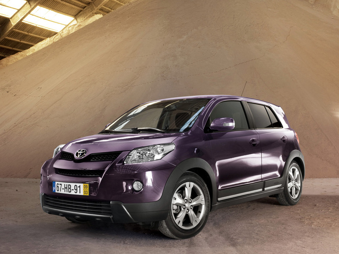 Toyota C-HR: дизайн рулит Toyota C-HR: дизайн рулит