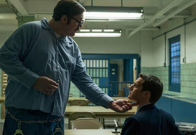 Новый мрачный сериал Дэвида Финчера «Охотник за разумом», который можно посмотреть уже сейчас! Новый мрачный сериал Дэвида Финчера «Охотник за разумом», который можно посмотреть уже сейчас!
