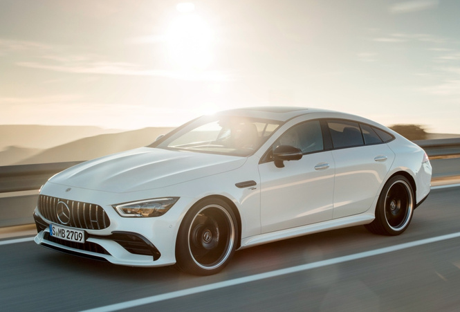 Mercedes-AMG представляет ошеломительно быстрый гран-туризмо GT 4‑Door Coupe Mercedes-AMG представляет ошеломительно быстрый гран-туризмо GT 4‑Door Coupe