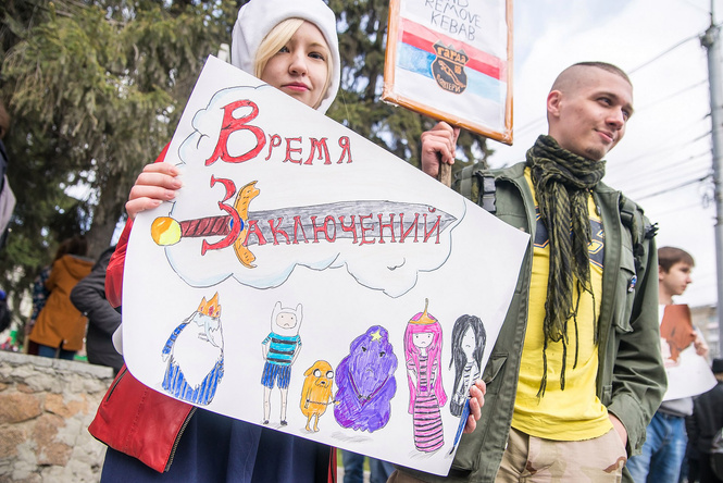 Запрещена в России: плакаты первомайской Монстрации — 2017 Запрещена в России: плакаты первомайской Монстрации — 2017