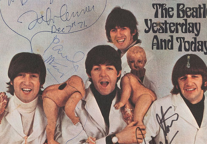 «Мясной» альбом The Beatles продан почти за рекордные 234 000 долларов