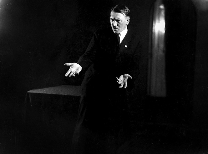 Фото №1 - Фотографии, которых стыдился Гитлер