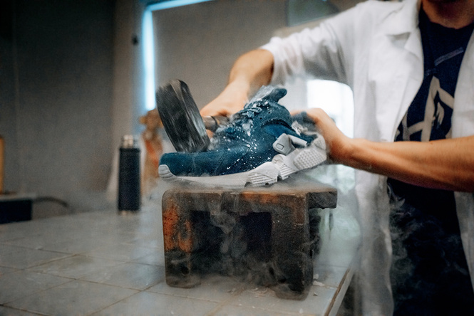 Nike Air Huarache vs. жидкий азот Nike Air Huarache vs. жидкий азот