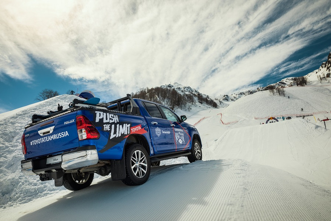 Toyota, горы, мотофристайл и игральные кости: как прошел New Star Camp 2017 Toyota, горы, мотофристайл и игральные кости: как прошел New Star Camp 2017