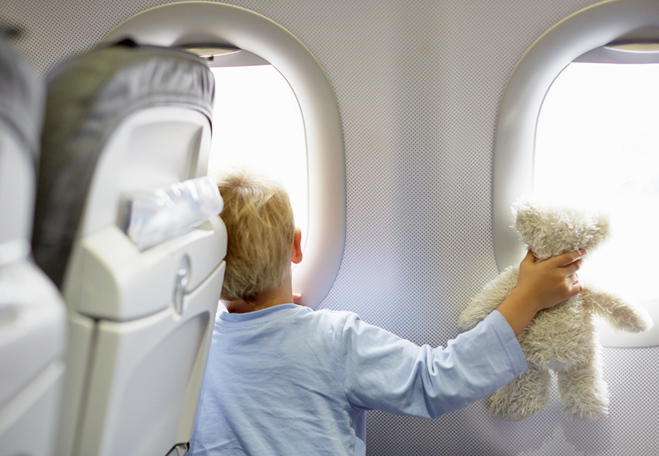Фото №2 - Как усмирить своего ребенка в самолете: 9 советов