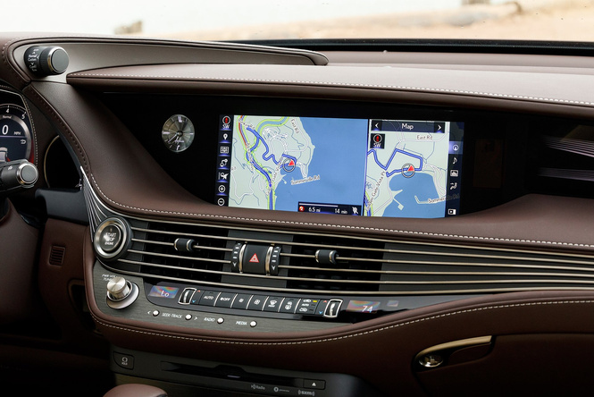 Lexus LS — автомобиль, в котором сначала электрификация, а потом уже революция Lexus LS — автомобиль, в котором сначала электрификация, а потом уже революция