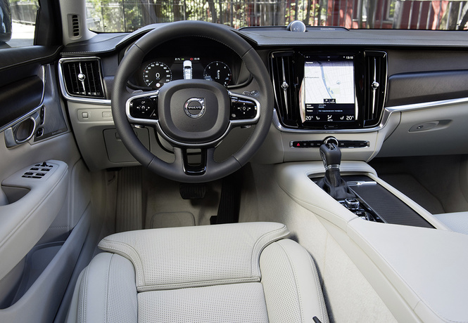 Volvo V90 Cross Country: универсалы наносят ответный удар Volvo V90 Cross Country: универсалы наносят ответный удар