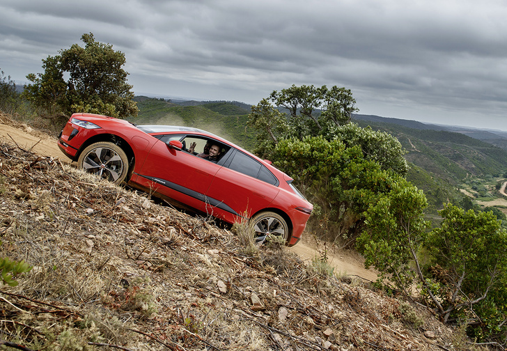 Jaguar I-Pace: Илон Маск, сдавайся!