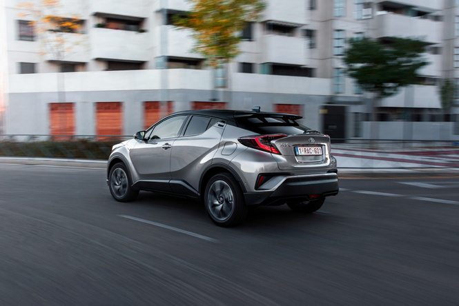 Toyota C-HR: дизайн рулит Toyota C-HR: дизайн рулит