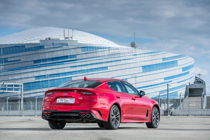 Атомный кореец: чем хорош, а чем и не очень Kia Stinger