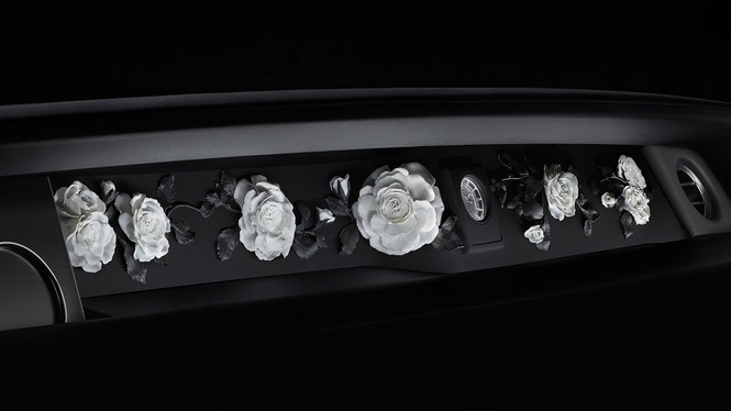 Rolls-Royce Phantom VIII: представлен самый роскошный автомобиль от начала времен Rolls-Royce Phantom VIII: представлен самый роскошный автомобиль от начала времен