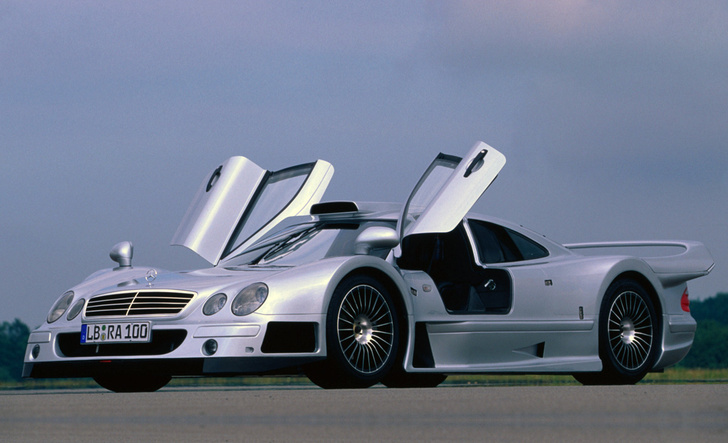 На волю выпущен тысячесильный гиперкар Mercedes-AMG Project ONE
